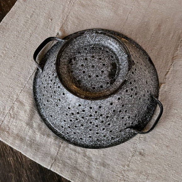 Antique Enamelware Colander - Picture 7 of 9